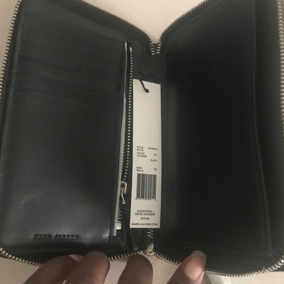 Marc Jacobs Leather Zip Wallet - Picture 4 of 7